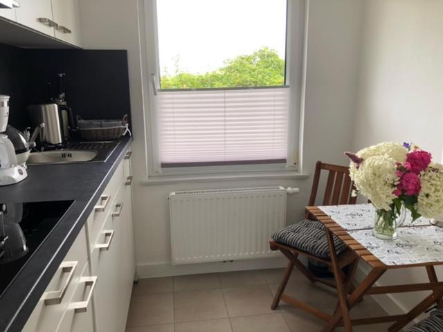 Die Graefin Auf Ruegen - Ferienappartements Parchtitz Esterno foto